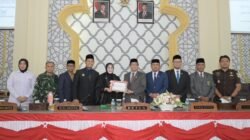 Dewan Terima Dokumen Raqan Perubahan APBK Banda Aceh Tahun Anggaran 2026 dari Eksekutif