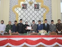 Dewan Terima Dokumen Raqan Perubahan APBK Banda Aceh Tahun Anggaran 2026 dari Eksekutif
