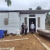 Bhabinkamtibmas Cek Rumah Warga Rusak di Matang Teungoh AB