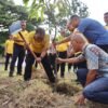 Kapolda Aceh Bersama Masyarakat Tanam Pohon untuk Wujudkan Program Green Policing
