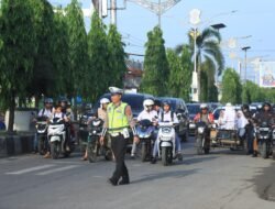 Kapolres Aceh Utara Turun Langsung Atur Lalu Lintas Pagi di Lhoksukon