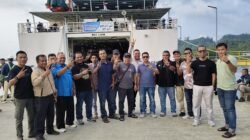 Di Pelabuhan Sinabang, PWI Simeulue Lepas Nasir Nurdin dengan Teriakan ‘Dua Periode’